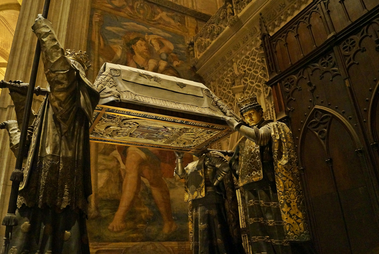 Tumba de Cristóbal Colón en la Catedral de Sevilla.