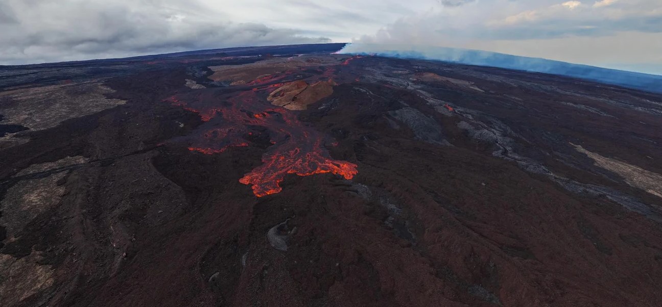 El volcán Mauna Loa en erupción.