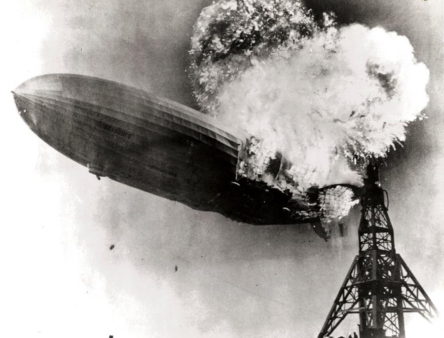 Estalla el dirigible Hindenburg -0