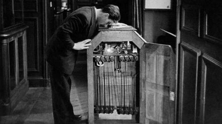 Thomas Edison patenta el kinetoscopio-0
