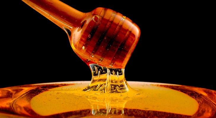 Pruebas atómicas: detectan restos radiactivos en la miel-0