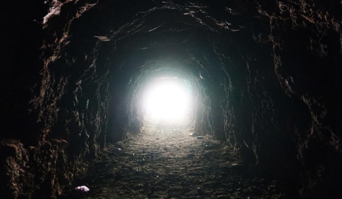 Descubren misteriosas fibras azules en sacrificios mayas de la Cueva del Terror de Medianoche-0
