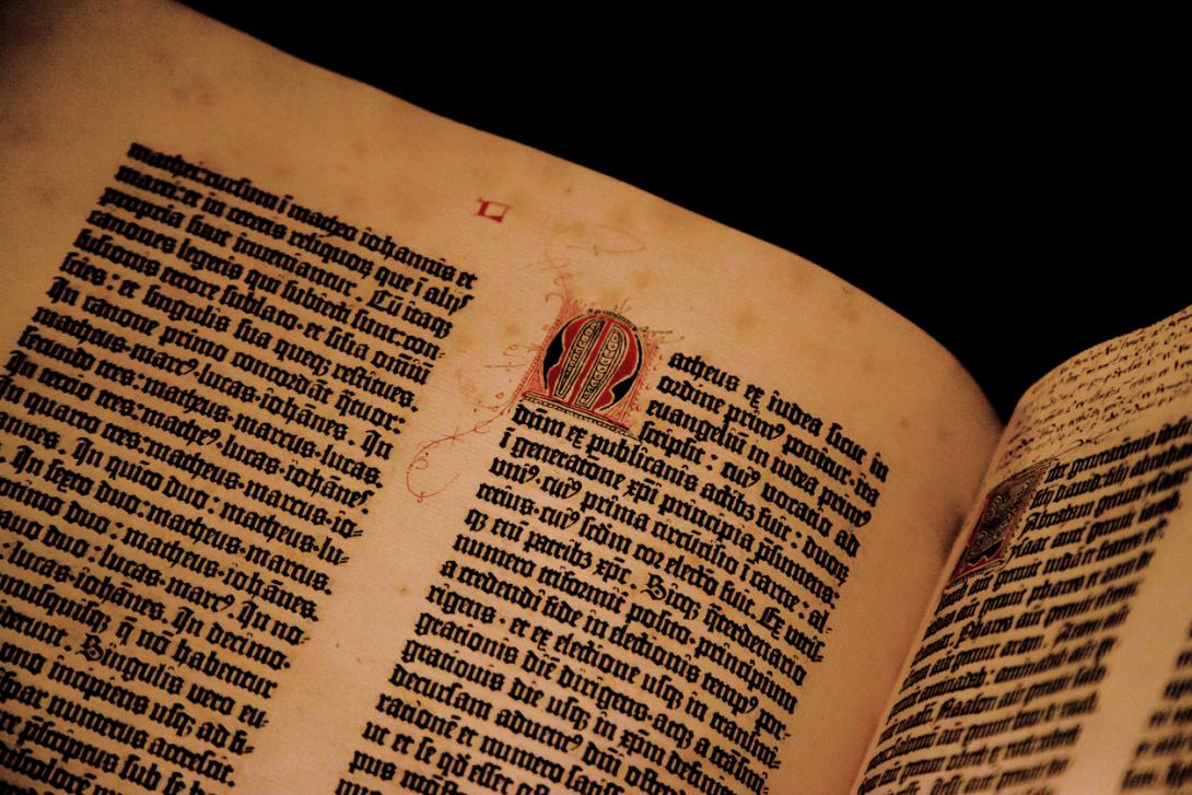 Gutenberg completa la impresión de la primera Biblia-0